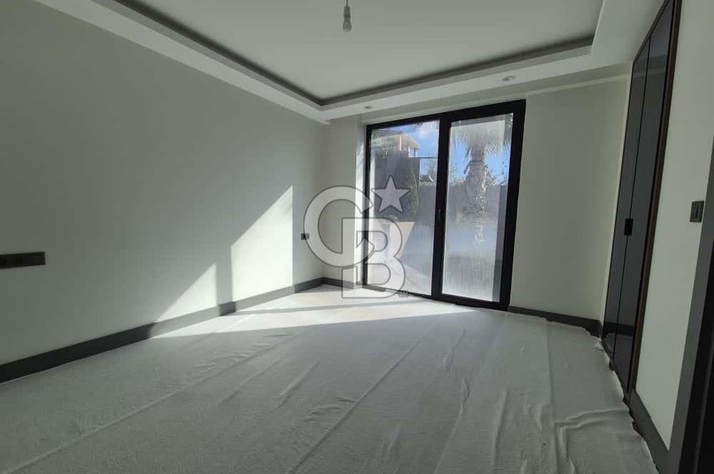 KUMBURGAZ GİŞELER'DE DENİZ MANZARALI SİTE İÇİ KİRALIK VİLLA