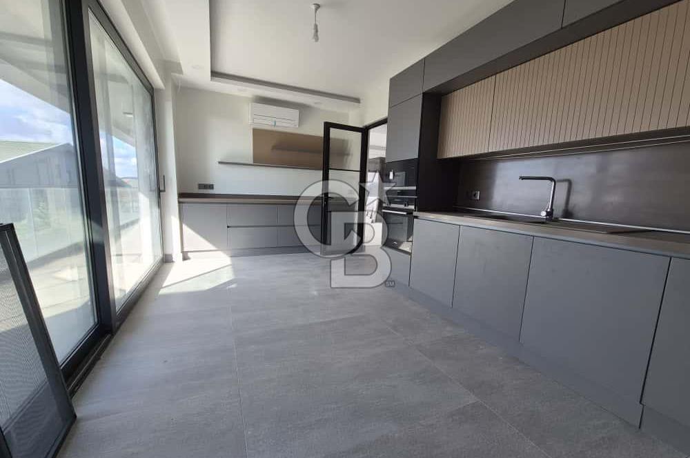 KUMBURGAZ GİŞELER'DE DENİZ MANZARALI SİTE İÇİ KİRALIK VİLLA