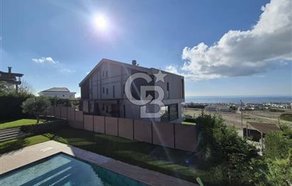 KUMBURGAZ GİŞELER'DE DENİZ MANZARALI SİTE İÇİ KİRALIK VİLLA