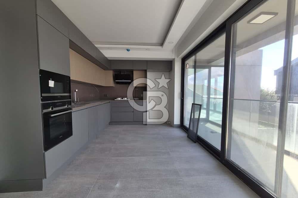 KUMBURGAZ GİŞELER'DE DENİZ MANZARALI SİTE İÇİ KİRALIK VİLLA