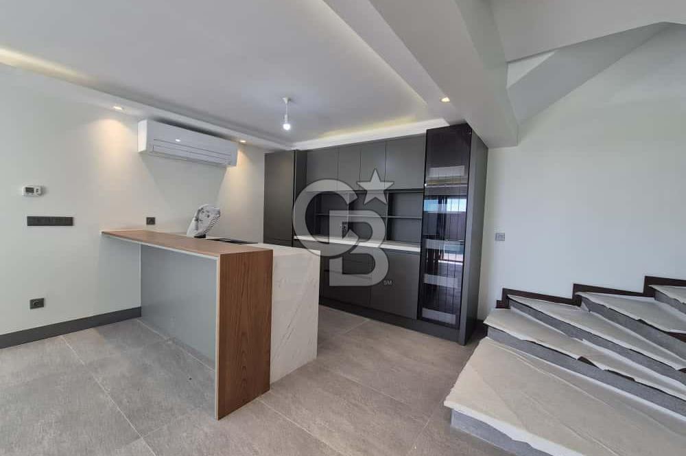 KUMBURGAZ GİŞELER'DE DENİZ MANZARALI SİTE İÇİ KİRALIK VİLLA