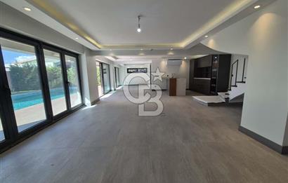 KUMBURGAZ GİŞELER'DE DENİZ MANZARALI SİTE İÇİ KİRALIK VİLLA