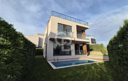 KUMBURGAZ GİŞELER'DE DENİZ MANZARALI SİTE İÇİ KİRALIK VİLLA