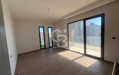 KUMBURGAZ GİŞELER'DE DENİZ MANZARALI SİTE İÇİ KİRALIK VİLLA