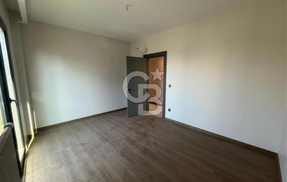 KUMBURGAZ GİŞELER'DE DENİZ MANZARALI SİTE İÇİ KİRALIK VİLLA