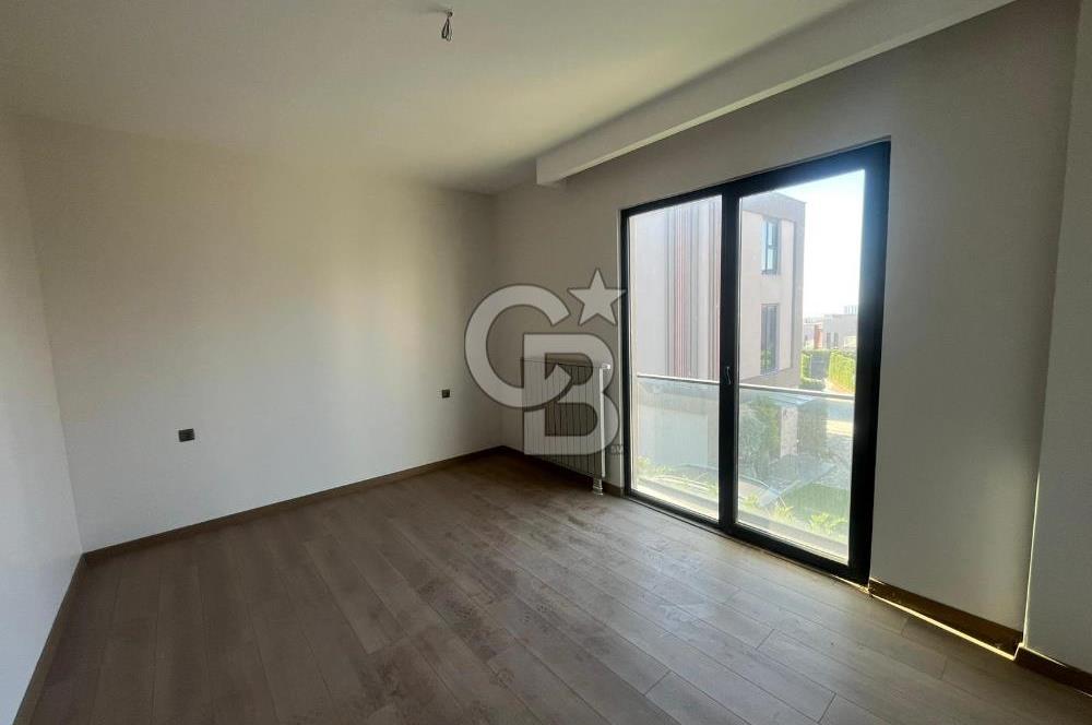 KUMBURGAZ GİŞELER'DE DENİZ MANZARALI SİTE İÇİ KİRALIK VİLLA