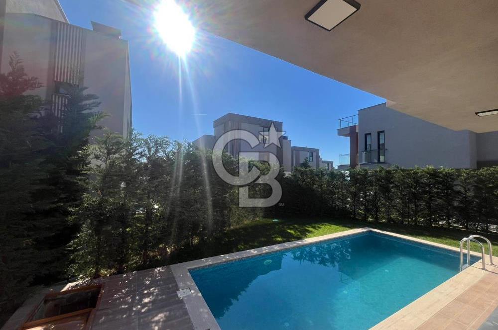 KUMBURGAZ GİŞELER'DE DENİZ MANZARALI SİTE İÇİ KİRALIK VİLLA