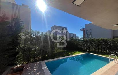 KUMBURGAZ GİŞELER'DE DENİZ MANZARALI SİTE İÇİ KİRALIK VİLLA