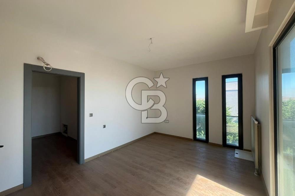 KUMBURGAZ GİŞELER'DE DENİZ MANZARALI SİTE İÇİ KİRALIK VİLLA