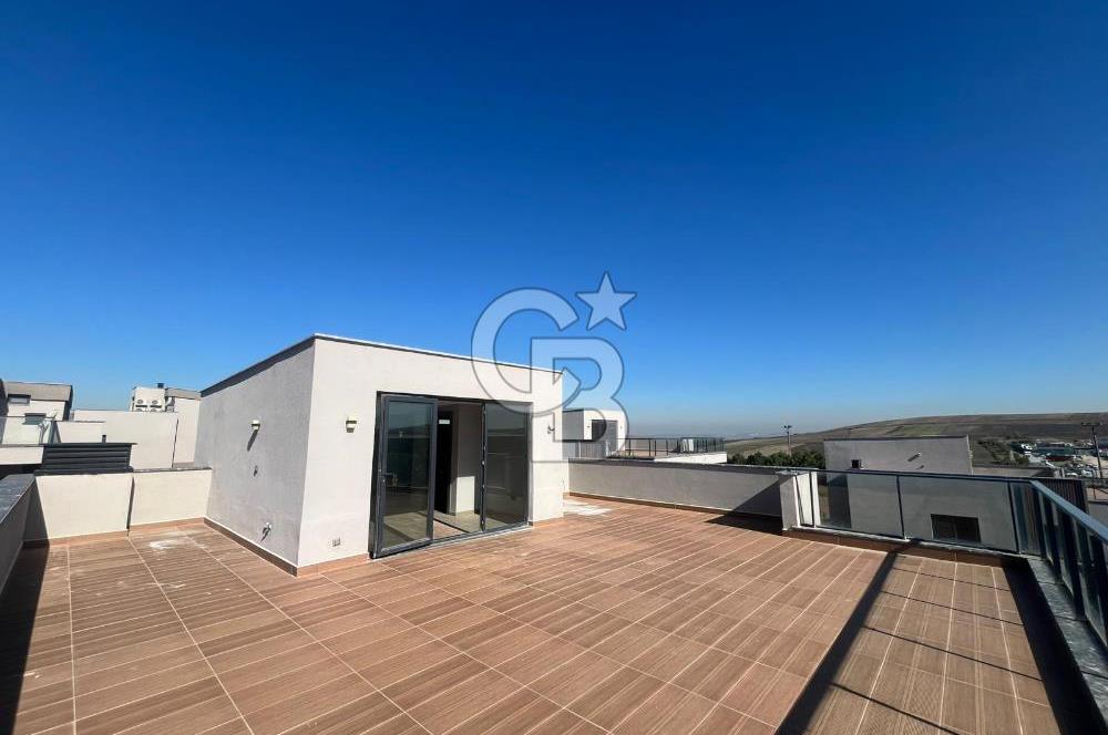 KUMBURGAZ GİŞELER'DE DENİZ MANZARALI SİTE İÇİ KİRALIK VİLLA