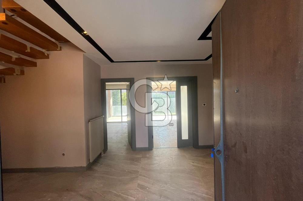 KUMBURGAZ GİŞELER'DE DENİZ MANZARALI SİTE İÇİ KİRALIK VİLLA