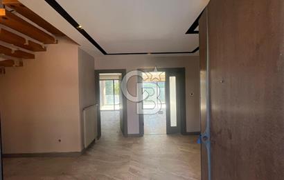 KUMBURGAZ GİŞELER'DE DENİZ MANZARALI SİTE İÇİ KİRALIK VİLLA