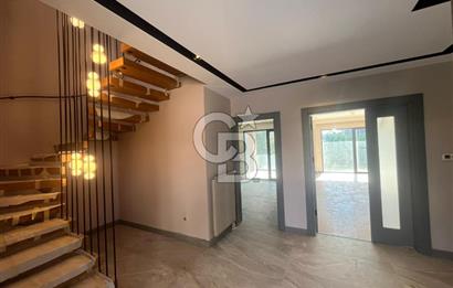 KUMBURGAZ GİŞELER'DE DENİZ MANZARALI SİTE İÇİ KİRALIK VİLLA