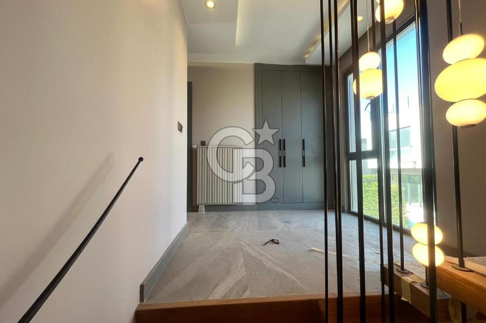 KUMBURGAZ GİŞELER'DE DENİZ MANZARALI SİTE İÇİ KİRALIK VİLLA