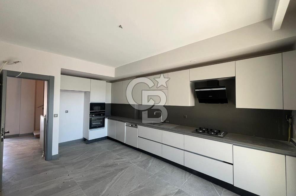 KUMBURGAZ GİŞELER'DE DENİZ MANZARALI SİTE İÇİ KİRALIK VİLLA