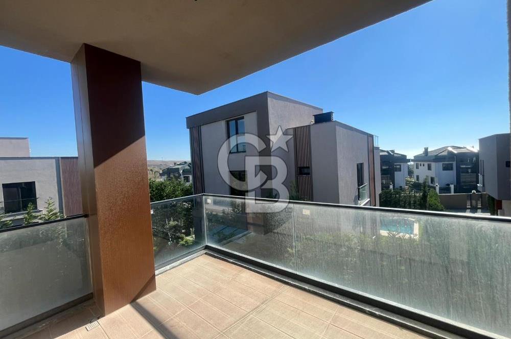 KUMBURGAZ GİŞELER'DE DENİZ MANZARALI SİTE İÇİ KİRALIK VİLLA