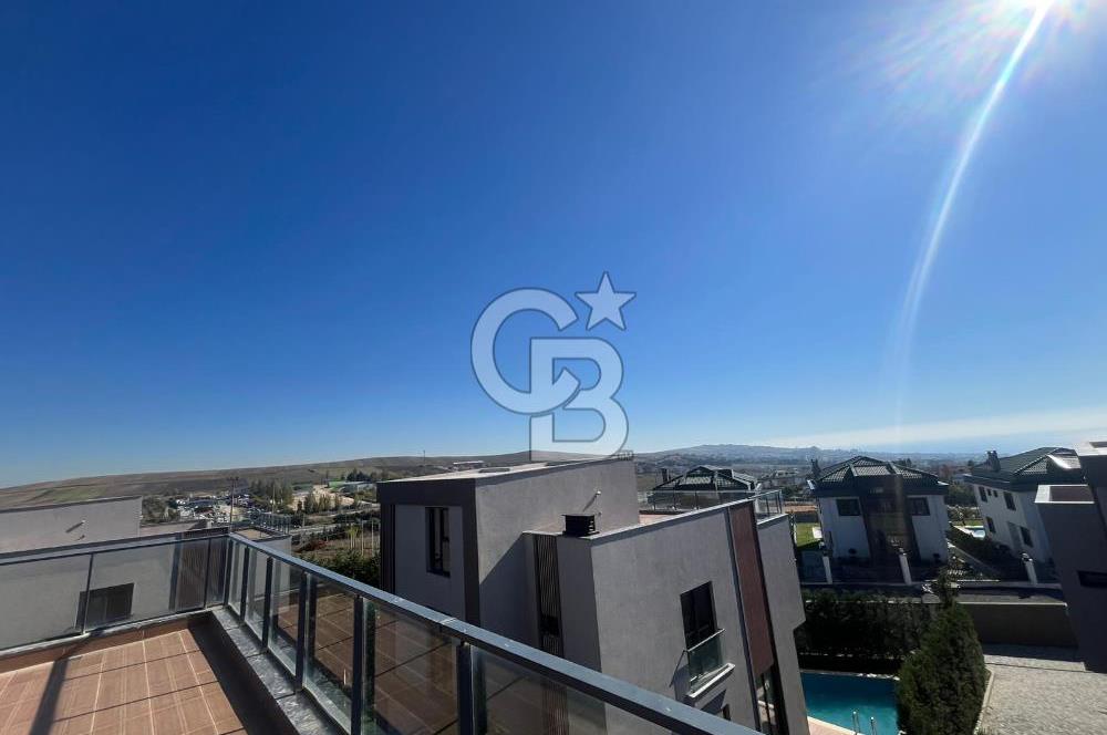 KUMBURGAZ GİŞELER'DE DENİZ MANZARALI SİTE İÇİ KİRALIK VİLLA