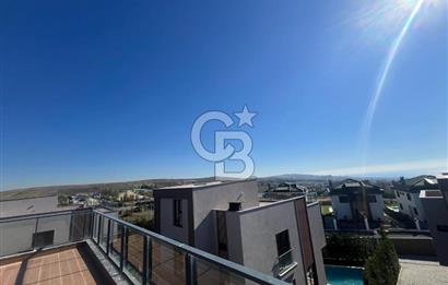 KUMBURGAZ GİŞELER'DE DENİZ MANZARALI SİTE İÇİ KİRALIK VİLLA