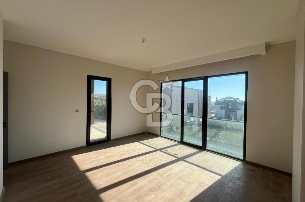 KUMBURGAZ GİŞELER'DE DENİZ MANZARALI SİTE İÇİ KİRALIK VİLLA