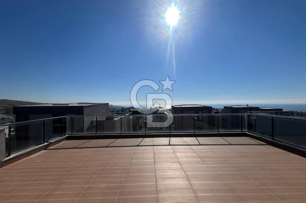 KUMBURGAZ GİŞELER'DE DENİZ MANZARALI SİTE İÇİ KİRALIK VİLLA