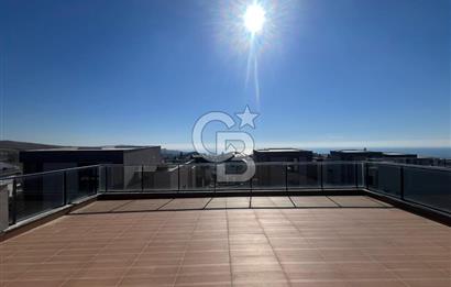 KUMBURGAZ GİŞELER'DE DENİZ MANZARALI SİTE İÇİ KİRALIK VİLLA