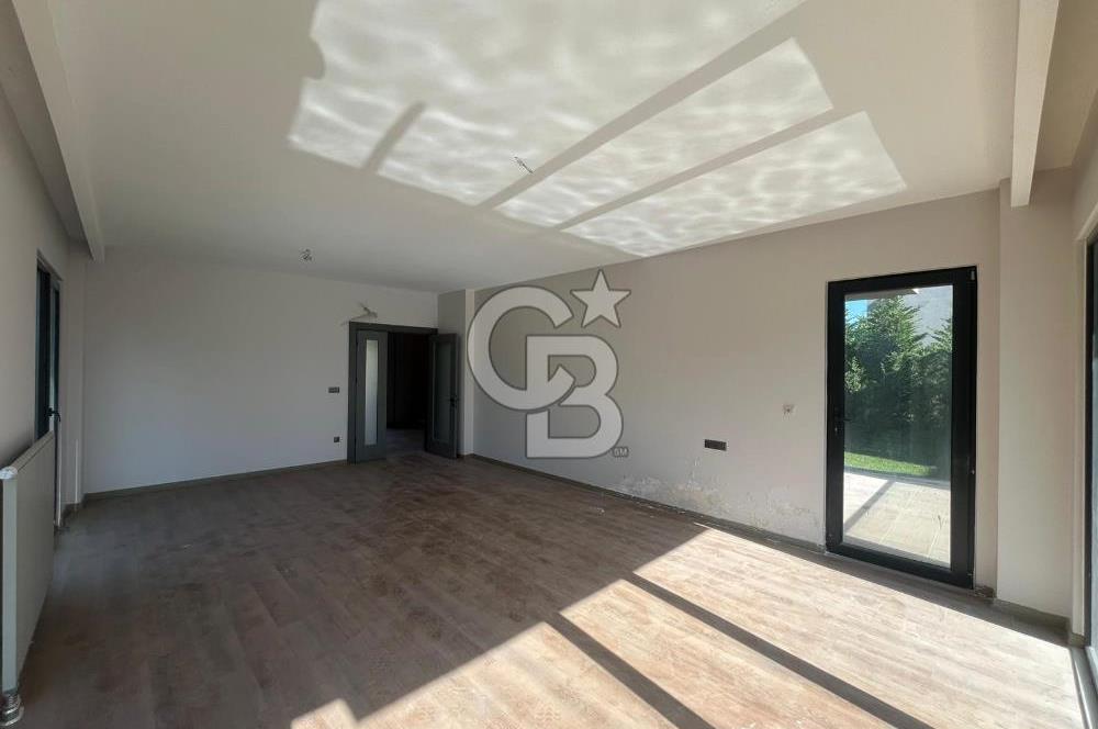 KUMBURGAZ GİŞELER'DE DENİZ MANZARALI SİTE İÇİ KİRALIK VİLLA