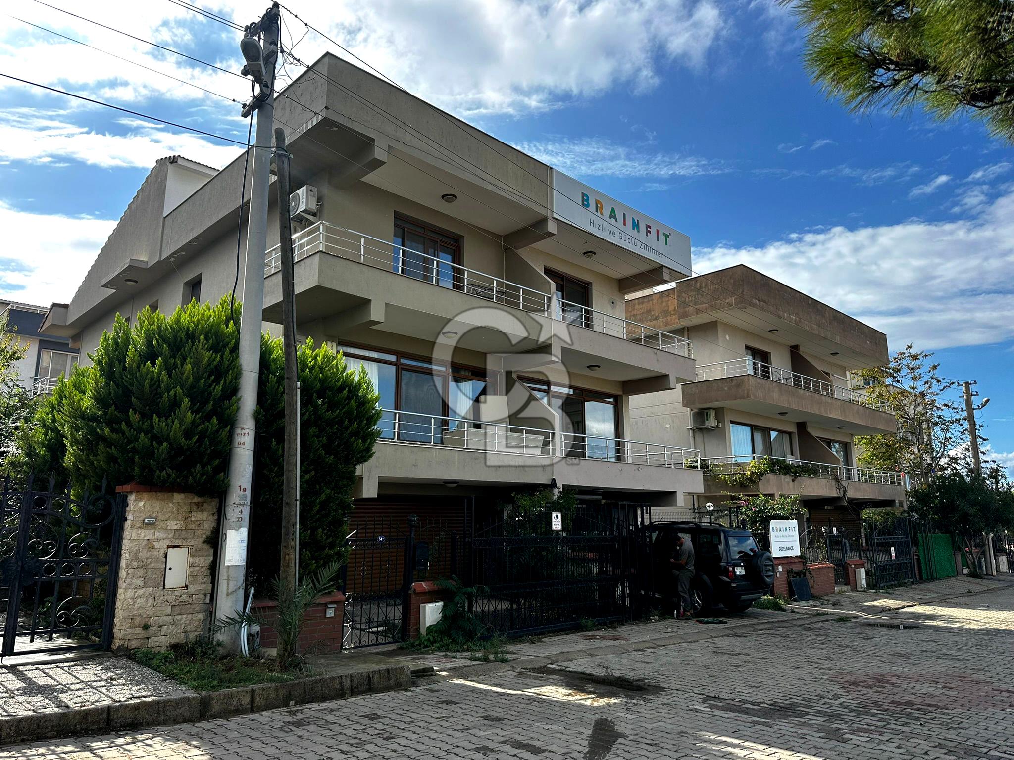 Güzelbahçe Çelebi Mahallesinde Full Eşyalı Kiralık Villa