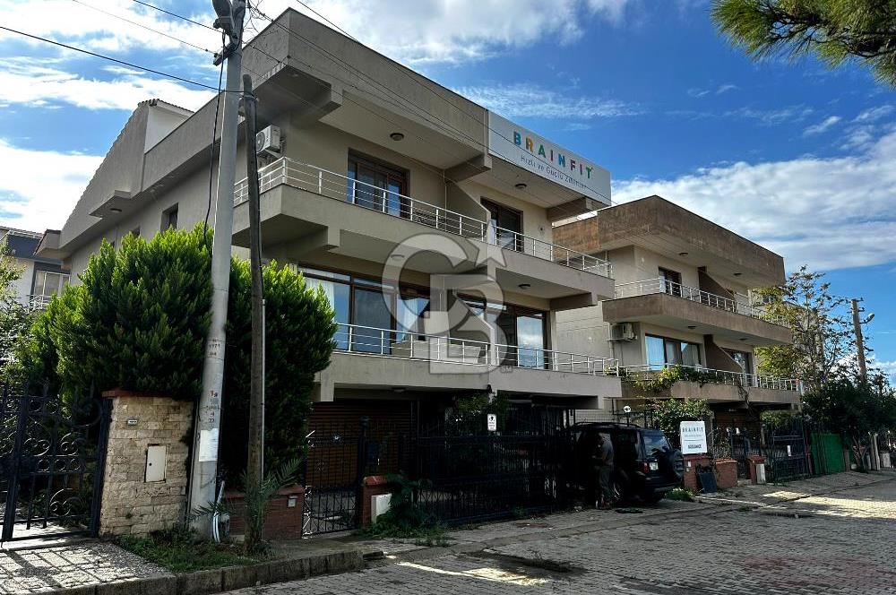 Güzelbahçe Çelebi Mahallesinde Full Eşyalı Kiralık Villa