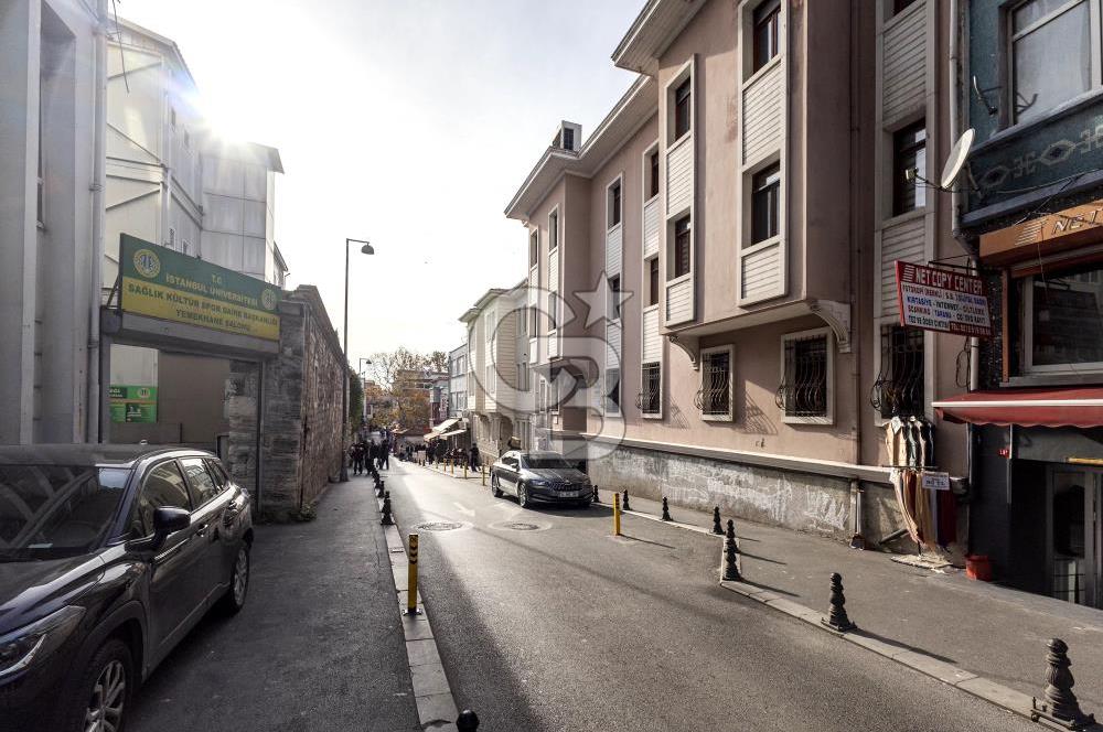 Fatih Süleymaniye'de İstanbul Üniversitesi Karşısında Ferah Manzaralı Daire