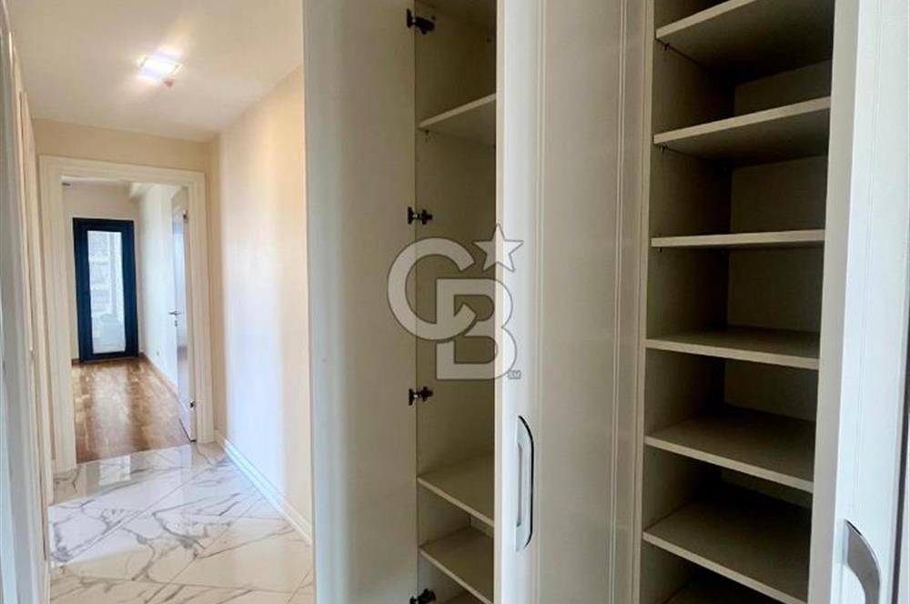 Dekon Suadiye Ametist sitesinde satılık boş daire.