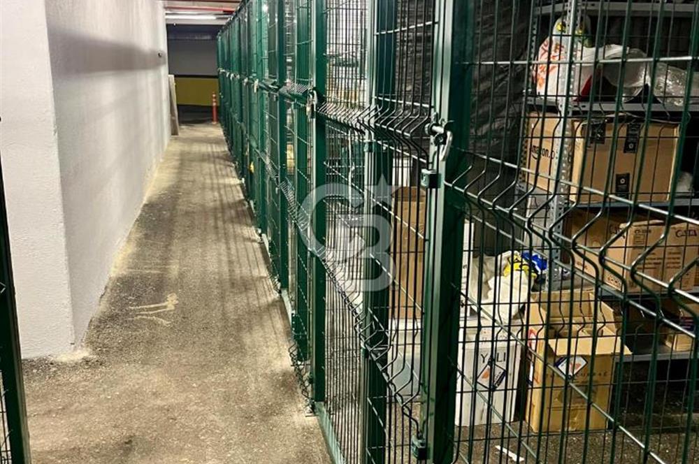 Dekon Suadiye Ametist sitesinde satılık boş daire.