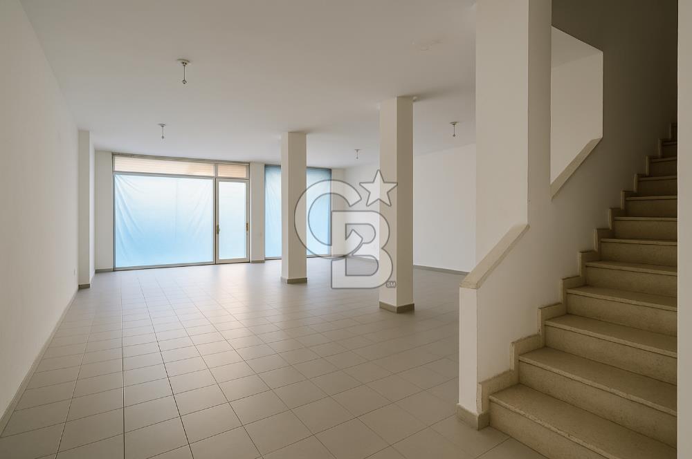 Sultanbeyli Mimar Sinan Mahallesinde Depolu Giriş Dükkan