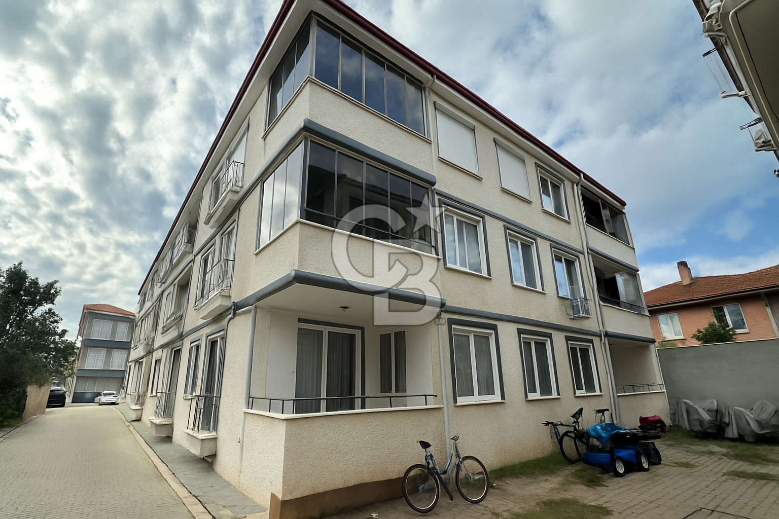 Gömeçte Merkezde Muhteşem Konumlu 2+1 Doğalgazlı Satılık Daire