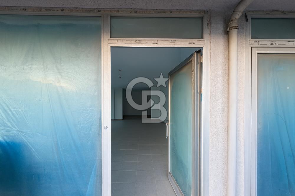 Sultanbeyli Mimar Sinan Mahallesinde Depolu Giriş Dükkan