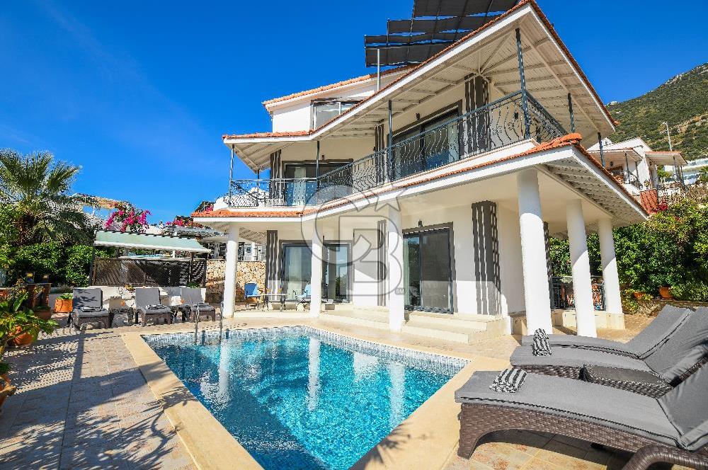 Cb Giz'den Kaş Kalkan Kızıltaş'ta 3+1 Deniz Manzaralı Villa