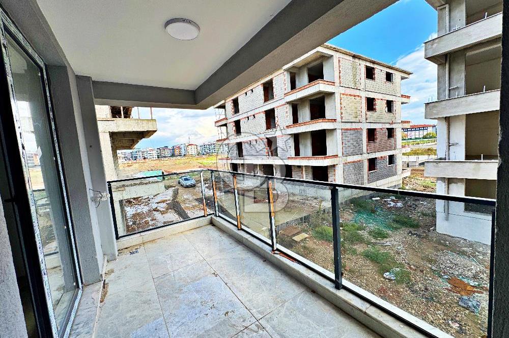 TORBALI MURATBEY'DE HAVUZLU SİTEDE SATILIK 3+1 DAİRE