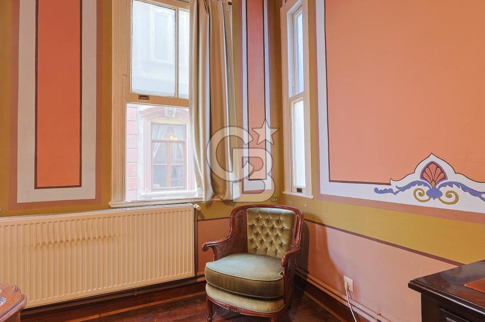 Galata'da Kuleye Yakın Yatırım Değeri Yüksek Daire