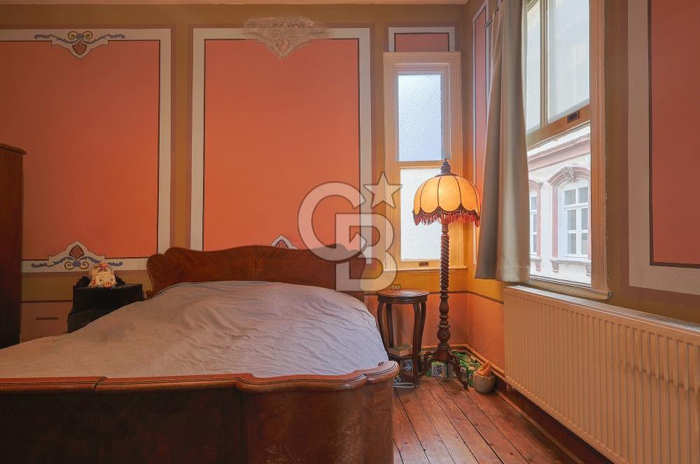 Galata'da Kuleye Yakın Yatırım Değeri Yüksek Daire