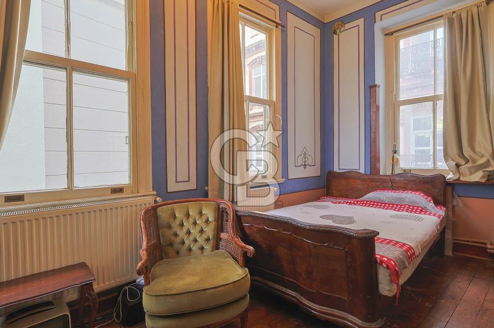 Galata'da Kuleye Yakın Yatırım Değeri Yüksek Daire