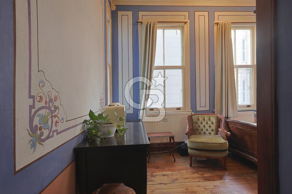 Galata'da Kuleye Yakın Yatırım Değeri Yüksek Daire