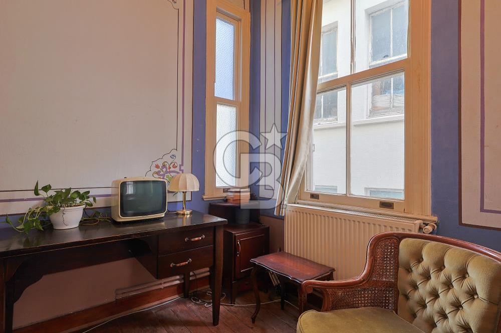 Galata'da Kuleye Yakın Yatırım Değeri Yüksek Daire