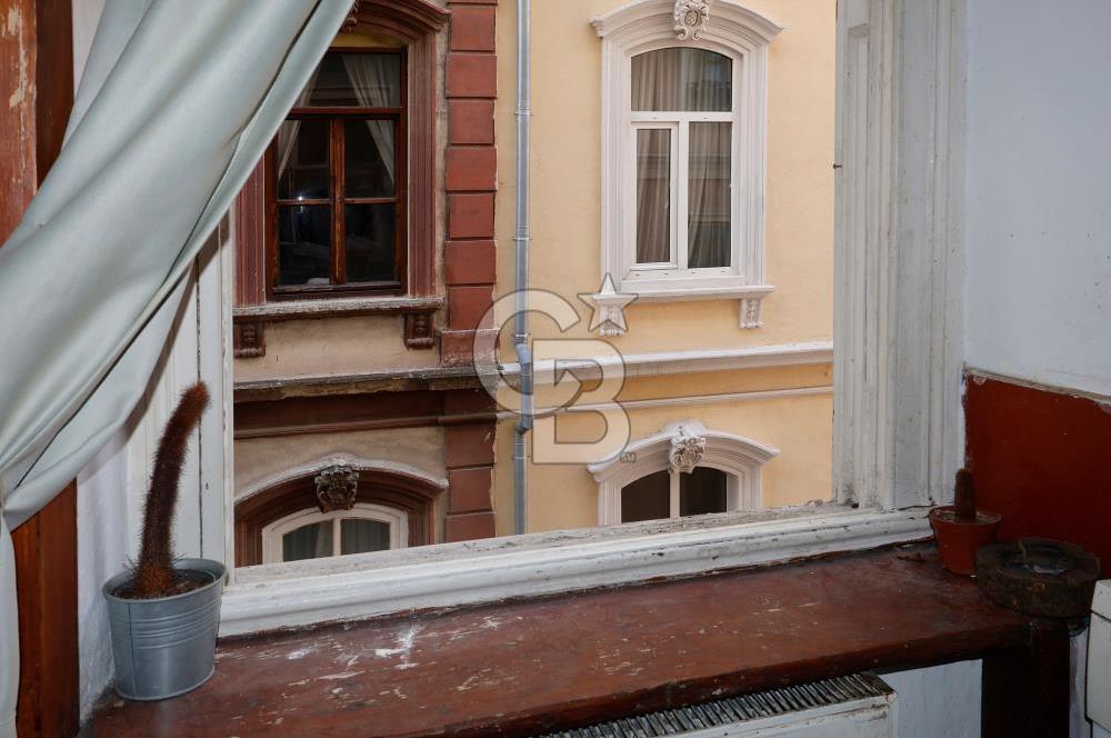 Galata'da Kuleye Yakın Yatırım Değeri Yüksek Daire