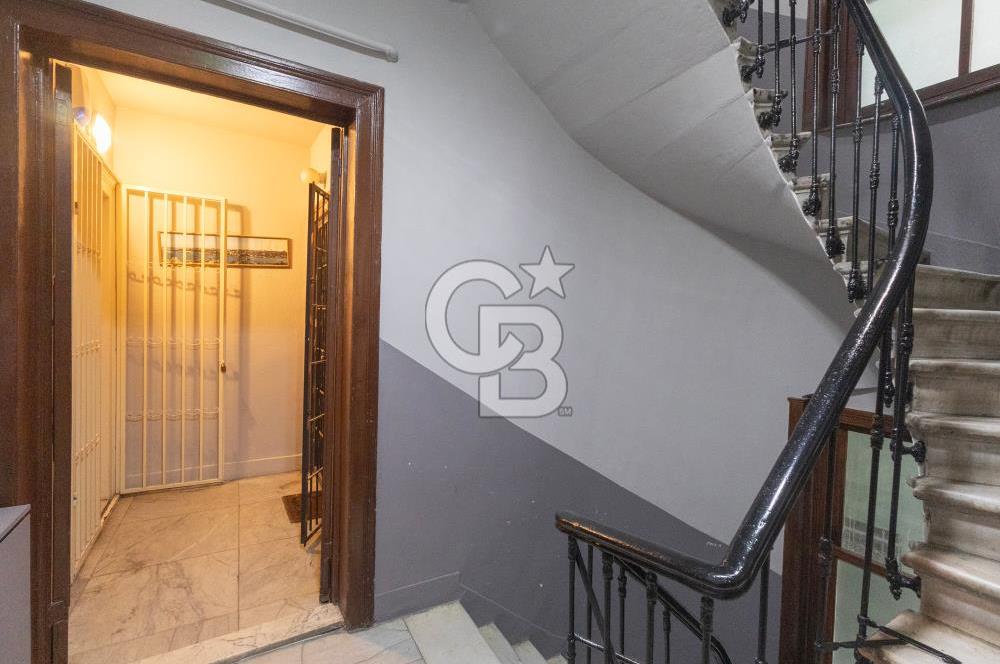 Galata'da Kuleye Yakın Yatırım Değeri Yüksek Daire