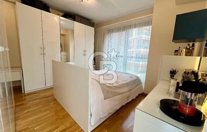 Dekon Suadiye Ametist'te havuz ve yeşilliklere bakan daire.