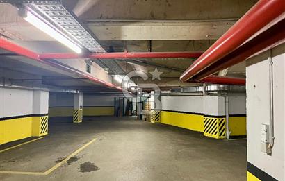 Dekon Suadiye Ametist'te havuz ve yeşilliklere bakan daire.