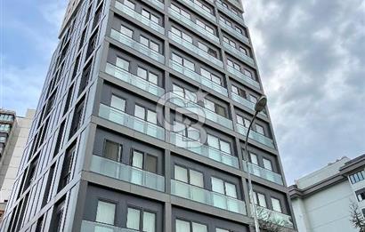 Dekon Suadiye Ametist'te havuz ve yeşilliklere bakan daire.