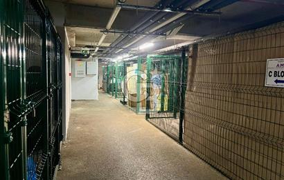 Dekon Suadiye Ametist'te havuz ve yeşilliklere bakan daire.