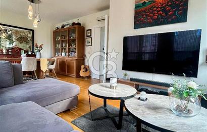 Dekon Suadiye Ametist'te havuz ve yeşilliklere bakan daire.