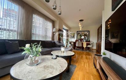 Dekon Suadiye Ametist'te havuz ve yeşilliklere bakan daire.