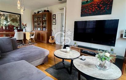 Dekon Suadiye Ametist'te havuz ve yeşilliklere bakan daire.